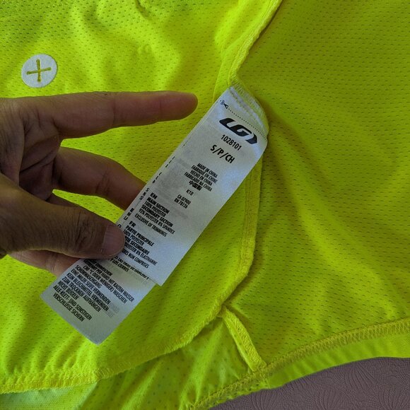 Louis Garneau Cycling Vest – Men’s Size S (Yellow, Full Zip) - Picture 4 of 4